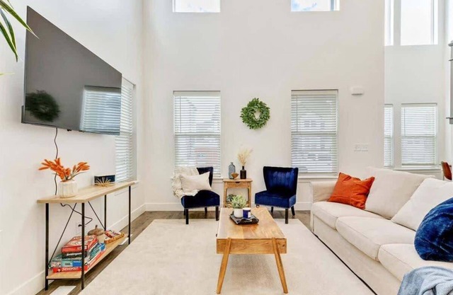 Close to Thanksgiving Point, Pet-Friendly!