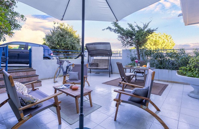 Für einen Sport- und Wellnessurlaub mit Swimmingpool, Tennisplätzen und Padel