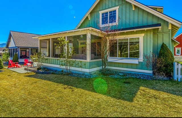 Close to the lake, the pool and resort amenities!