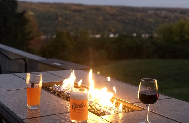 Vine Rd. Bauernhaus, PennYan NY; Keuka See, Finger Lakes. Tolle Küche und Aussicht