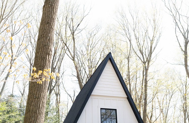 Closest cottage to Laketown Beach!