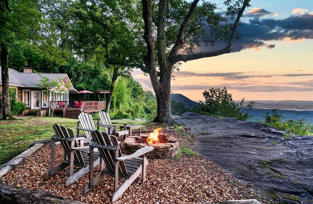 Cloudland Retreat w/ Mountain & Valley Views!
