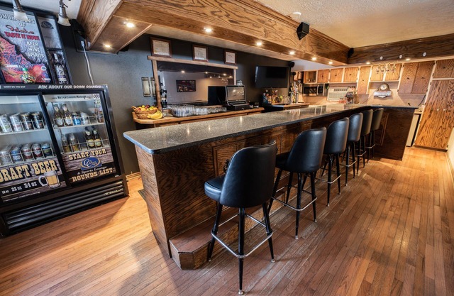 Clover Creek Inn