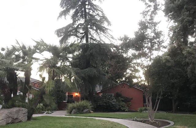 Club Tulare ~ TLC Cottage