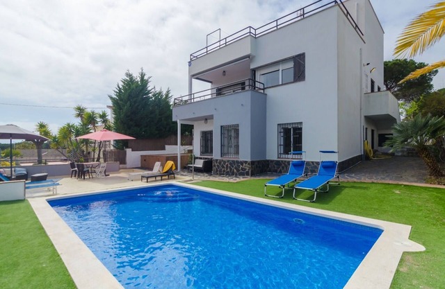 Club Villamar - Wunderschöne Villa mit privatem Pool in der Nähe von Barcelona