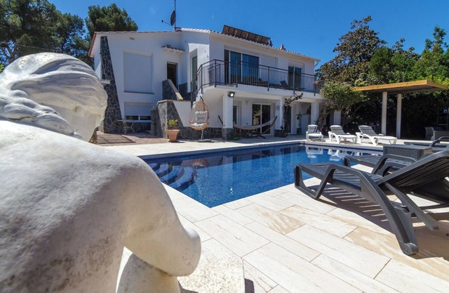 Club Villamar - Gemütliche und schöne Villa mit privatem Salzwasserpool, nur 800m vom Strand entf...