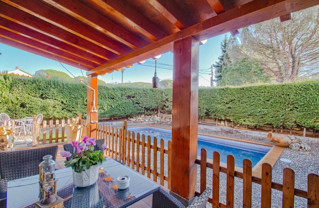Club Villamar - Practical villa with a private pool, 16000 meters from the beach, located in a qu.