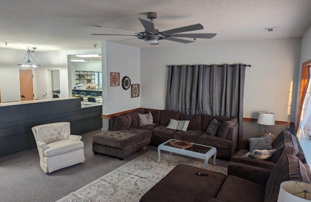 Clubhouse on 18th - Spacious 6 bedroom, 2.5 bath