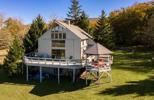 Einzigartige Yankee Cabin mit herrlichem Ausblick! Privater Teich, mehrere Lake Zugang, Whirlpool, Rec Zimmer
