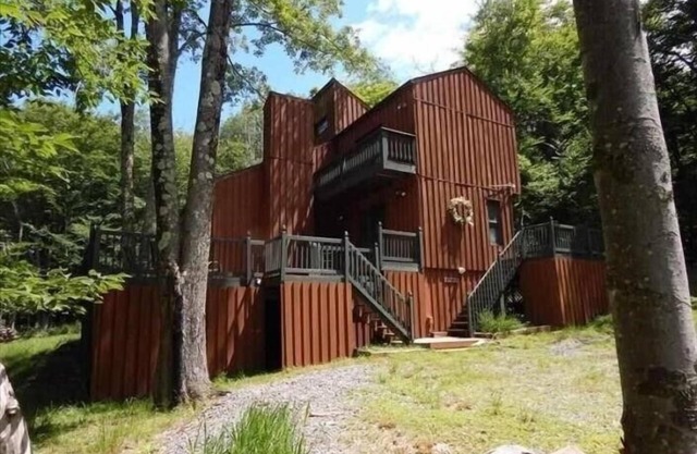 Einzigartiges rustikales Haus im Wald! Feuerstelle im Freien! Für 8 Personen