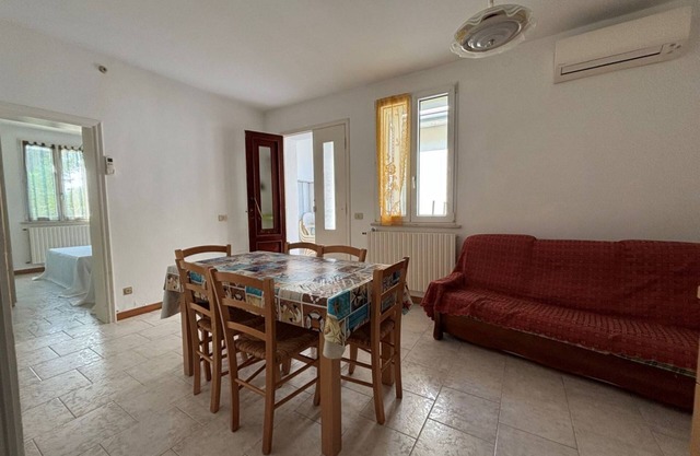 CN016 - Cesenatico, comfortable three-room apartment near the sea with parking space