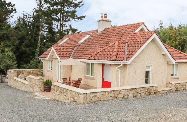 CNOC SUAN, AUGHAVAS, COUNTY LEITRIM