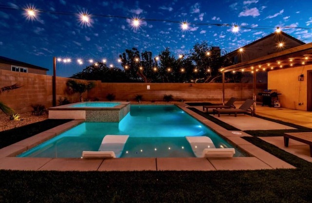 Coachella Oasis w Salt Pool/Spa, 5 min to festival