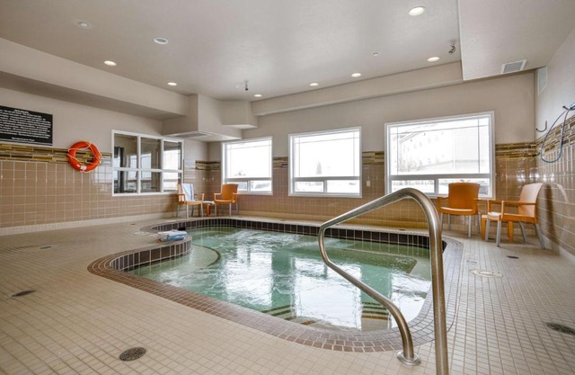 Coast Weyburn Hotel