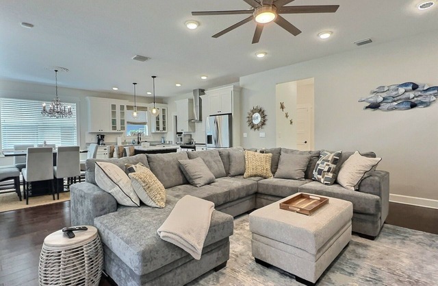 Coastal Bay Retreat - Luxe Comfort Meets Seaside Charm