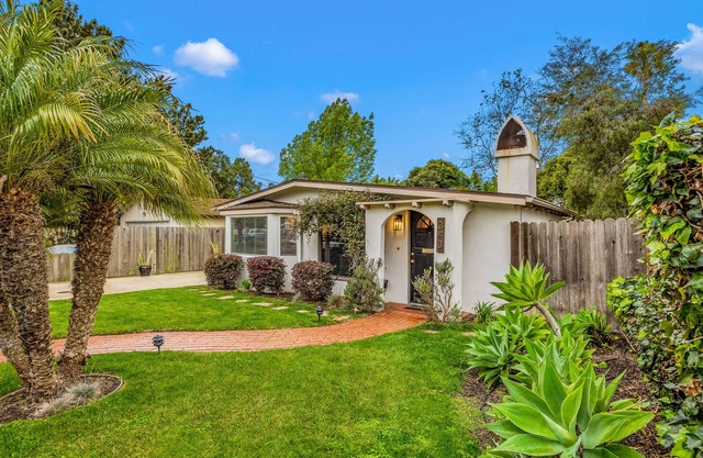 Coastal bungalow with fenced yard & private outdoor living - 2 blocks from beach