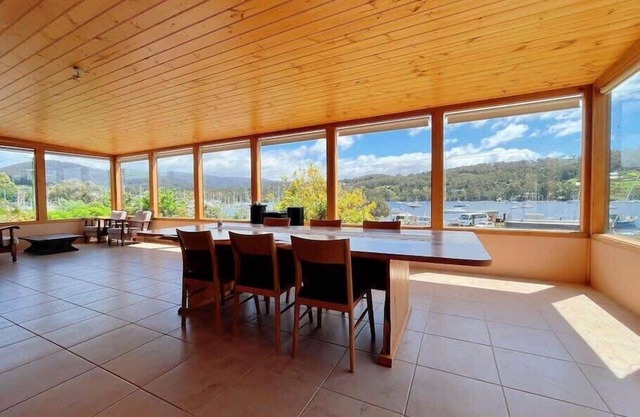 Coastal Cabin next to Bruny Island Ferry
