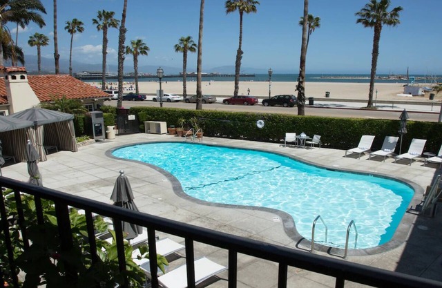 Coastal Chic Retreat: Boutique Hotel with Ocean Views | Pets Are Welcome