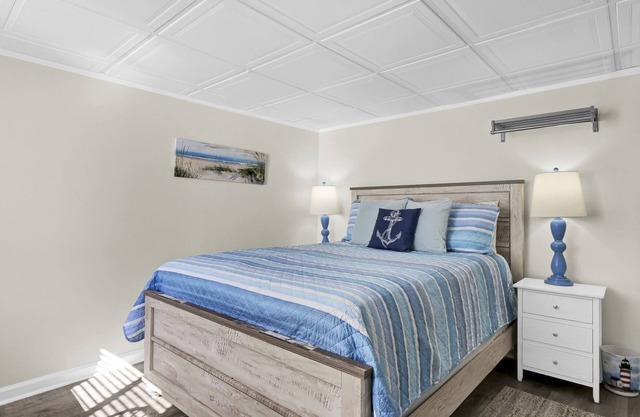Coastal Comfort at The Waterway: Studio with Pool & Dining Nearby!