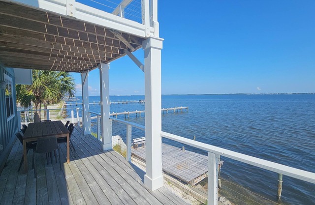 Coastal Comfort ~ 4-bedroom house in fantastic Pensacola Beach