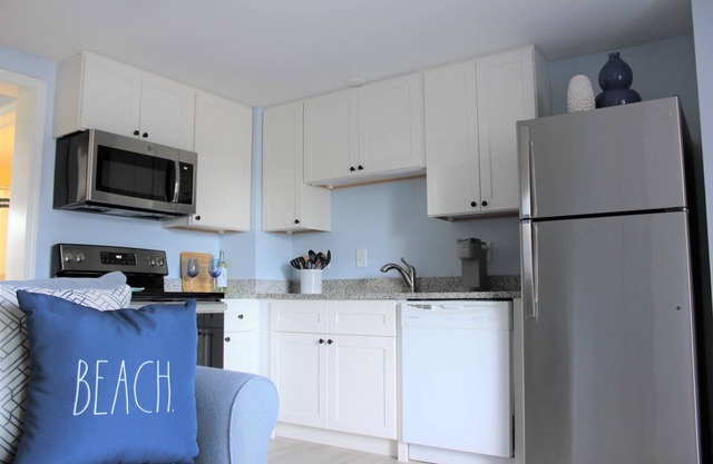 Coastal Condo with Pool at Wells Beach