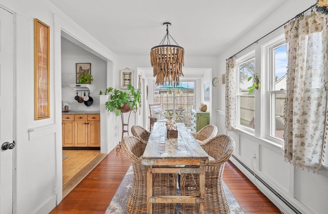 Coastal Cottage: Beach Access, Bikes & Pet-Friendly!