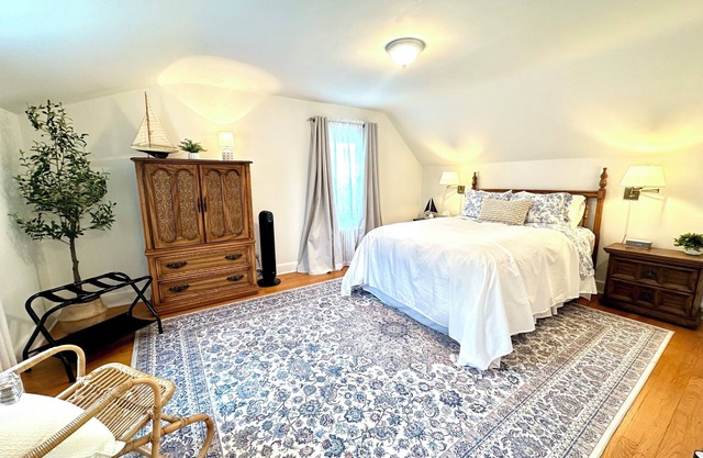 Coastal Cottage near Yale, Beaches, & Weddings!