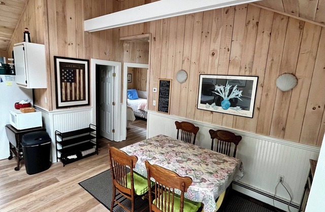 Coastal Cottage in der Nähe von Strand, Stadt, Farm Camp & Right Fork Diner GO FISH!