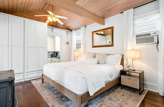 Coastal cottage with private patio - 2 minute walk to beach