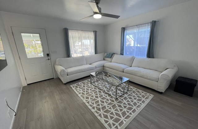 Coastal Delight - Blocks from the beach