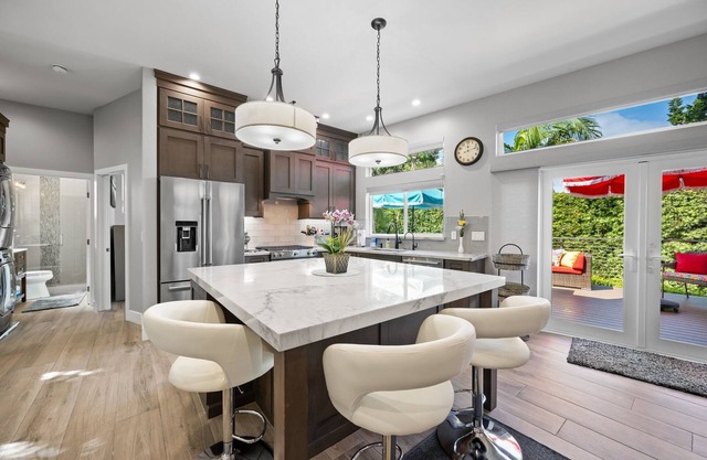Coastal Escape | 2BR/2B | w/King En-suite | AC | Outdr Deck w/BBQ | BalconyViews