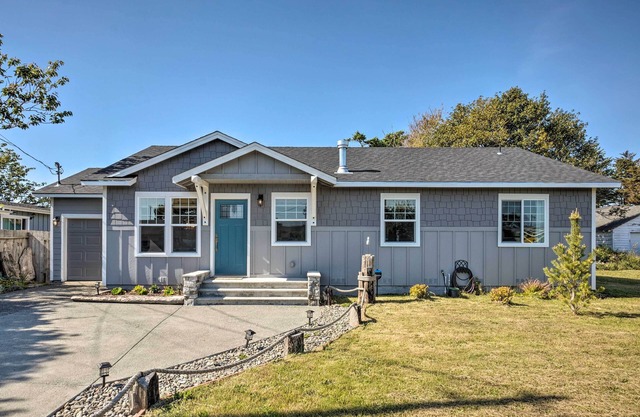 Coastal Getaway by Pebble Beach & Redwoods!