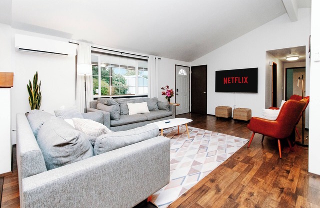 Coastal Hideaway - Near Olympic National Park, Pet Friendly, Hot Tub/AC/Arcade