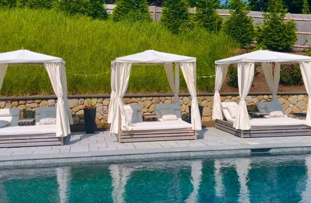 Coastal home w/saltwater pool, private beach access & chef's kitchen - dogs OK