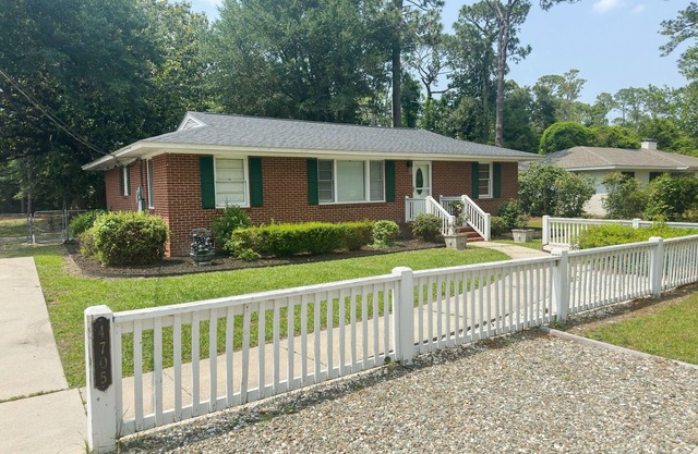 Dog-friendly coastal home with private patio and close to beach attractions