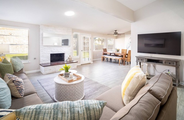 Coastal Inspired Home Westside Great Backyard