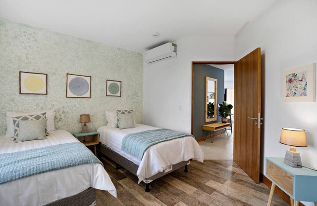 Coastal Luxury Condo, Great Internet and GYM