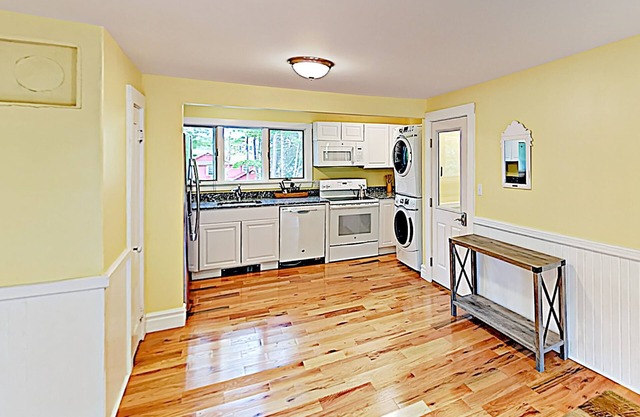 Coastal New England Gem w/ Decks - 1 Block to Sorrento Harbor