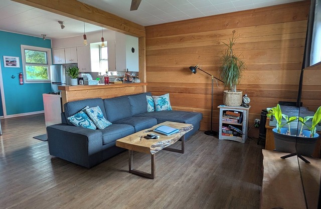 Coastal Ocean View Cottage w/ Hot Tub