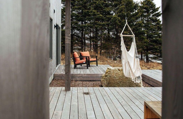 Coastal Oceanfront Paradise w/ Private Beaches, 16 Min from Sheet Harbour