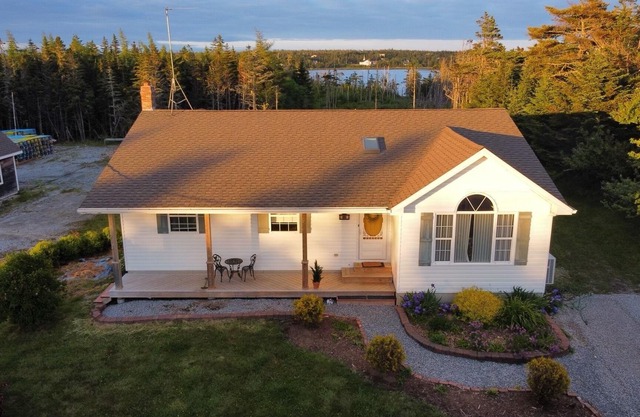 Coastal pet friendly cottage for the whole family