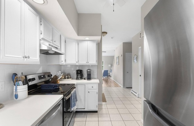 Coastal Retreat: Charming 3-Bedroom Fairfield Townhouse nr Beaches & Town Center