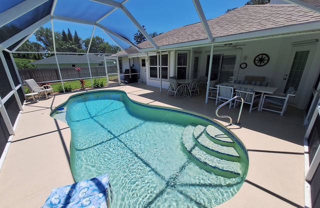 🍹🌞 Coastal Retreat! Heated Pool, Boat/RV Parking Double Lot, 3 miles to Beach!