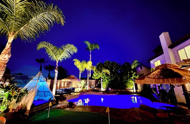 Coastal Retreat - Pool, Spa, Putting Green, Feuerstelle, Spielzimmer und Strandnähe!