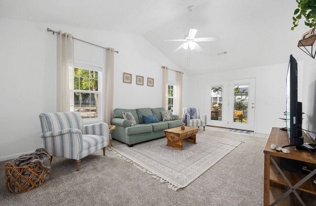 Coastal Retreat, Close to the Beach