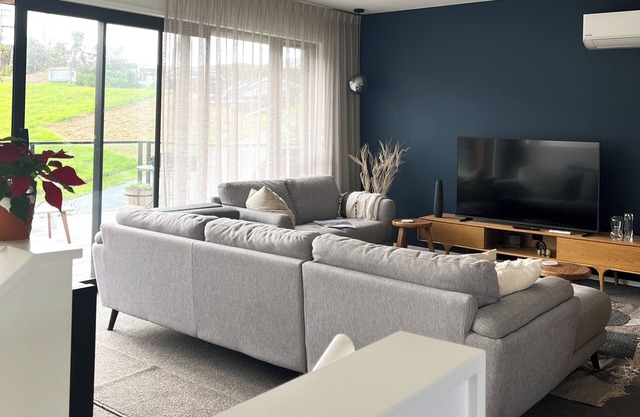 Coastal Serenity - Langs Beach Holiday Home