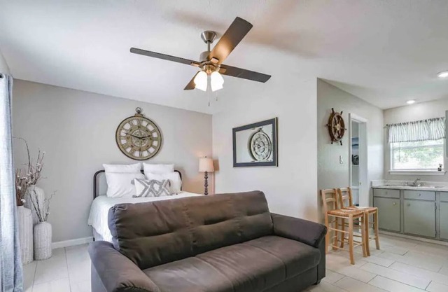 Coastal Studio - Freeport, Tx