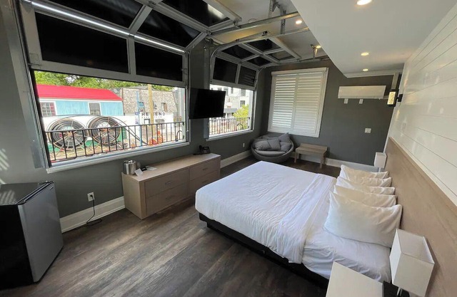 Coastal Suites (Room 1) , Grand Bend