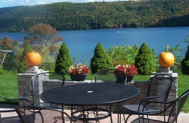 Cobblescote on the Lake