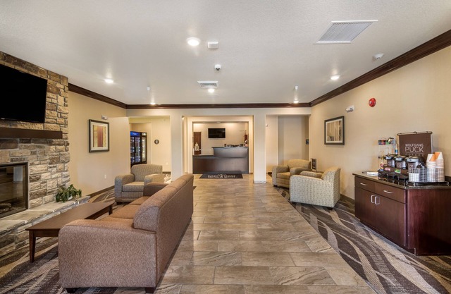 Cobblestone Hotel & Suites - Victor